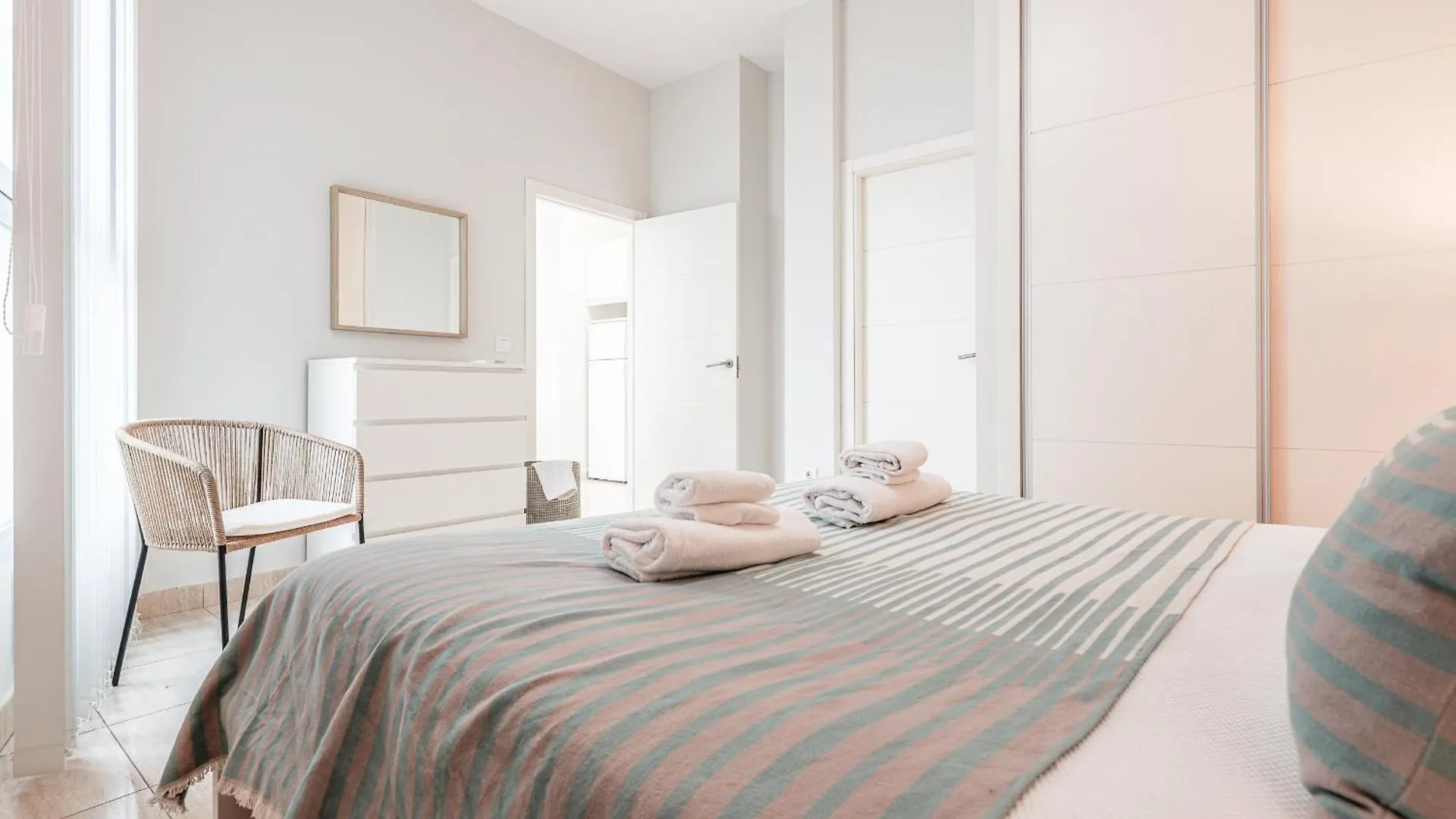 Elegante Y Acogedor Apartamento Centro Sevilla Hiniesta 1 Habitacion Spain